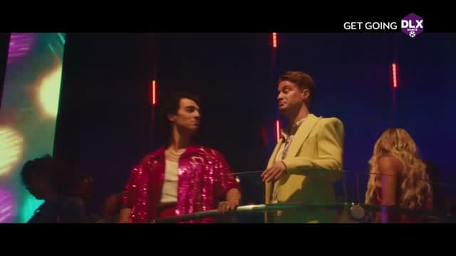 Deluxe Dance